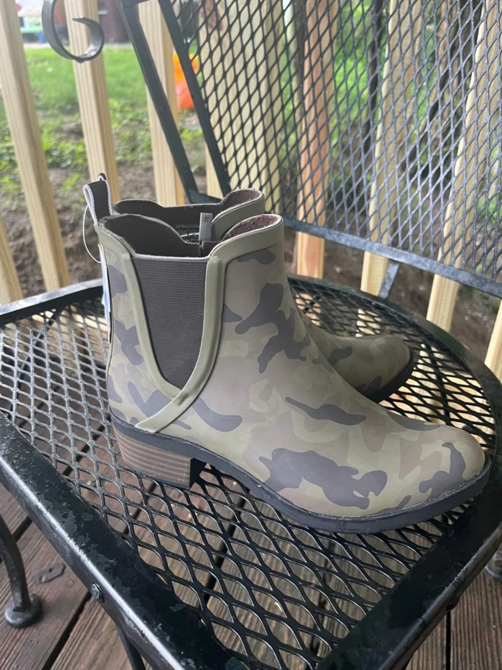 Lucky Brand Camo Basel H20 Side Notch Rain Boot‎ Size 6 NWT